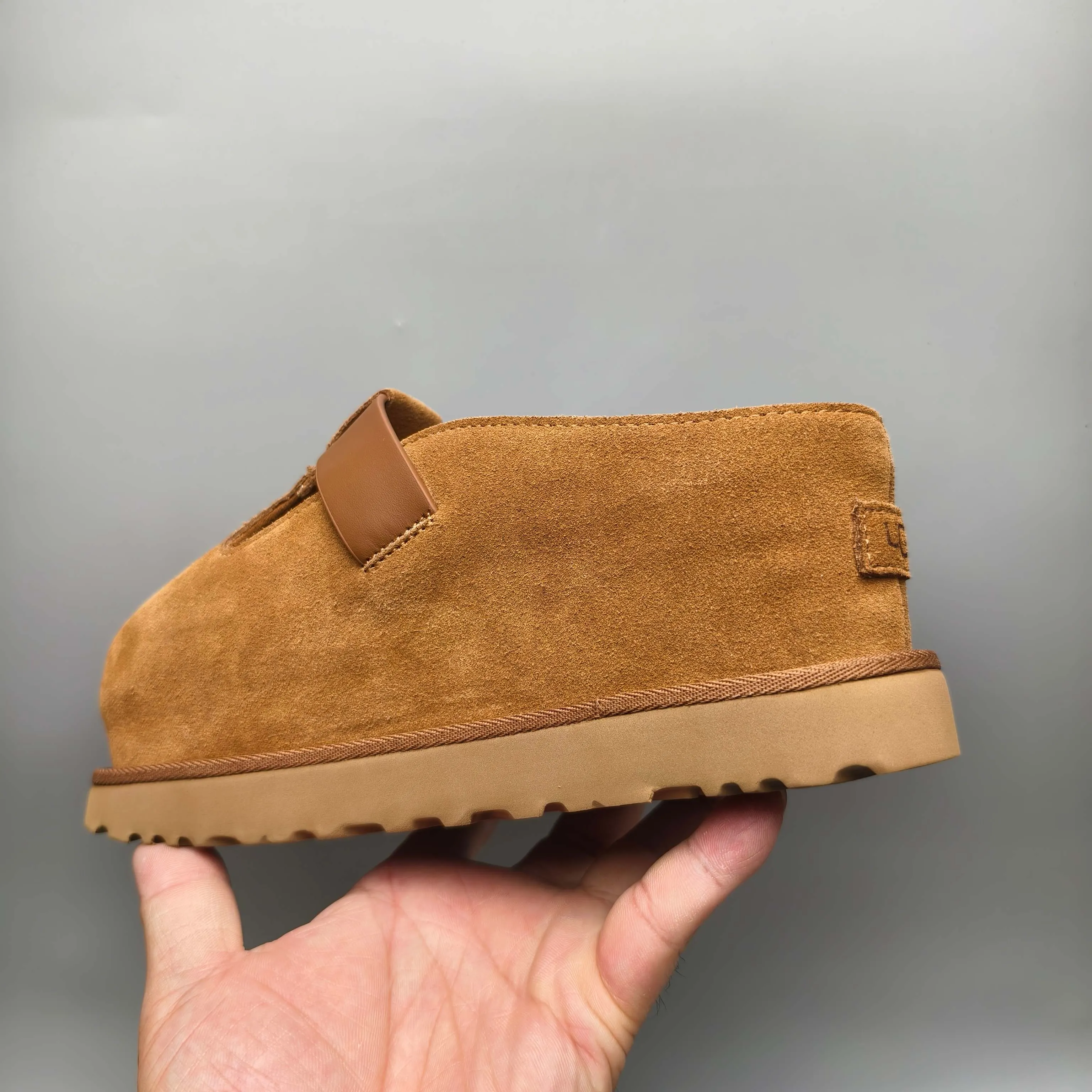 💰500 UGG sheepskin all-in-one snow boots 7550 spring and summer thick-soled casual style color: maroon sand black leather code number: 35-41?